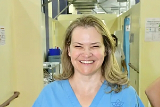 כירורגית מבוסטון הגיעה להתנדב במרכז הרפואי לגליל