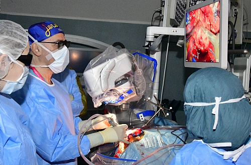 ניתוח רובוטי פורץ דרך להסרת גידול במוח בוצע במרכז הרפואי לגליל