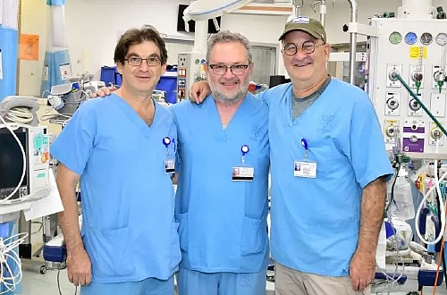 שלושה רופאים יהודים ממרכזים רפואיים בארה"ב, הגיעו לישראל להתנדב במלחמה במרכז הרפואי לגליל